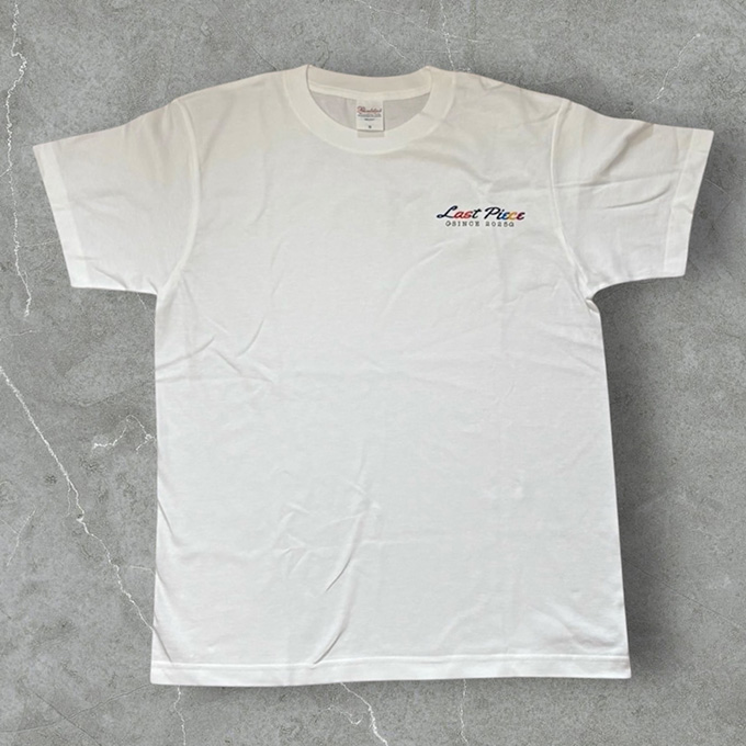 white T-shirt